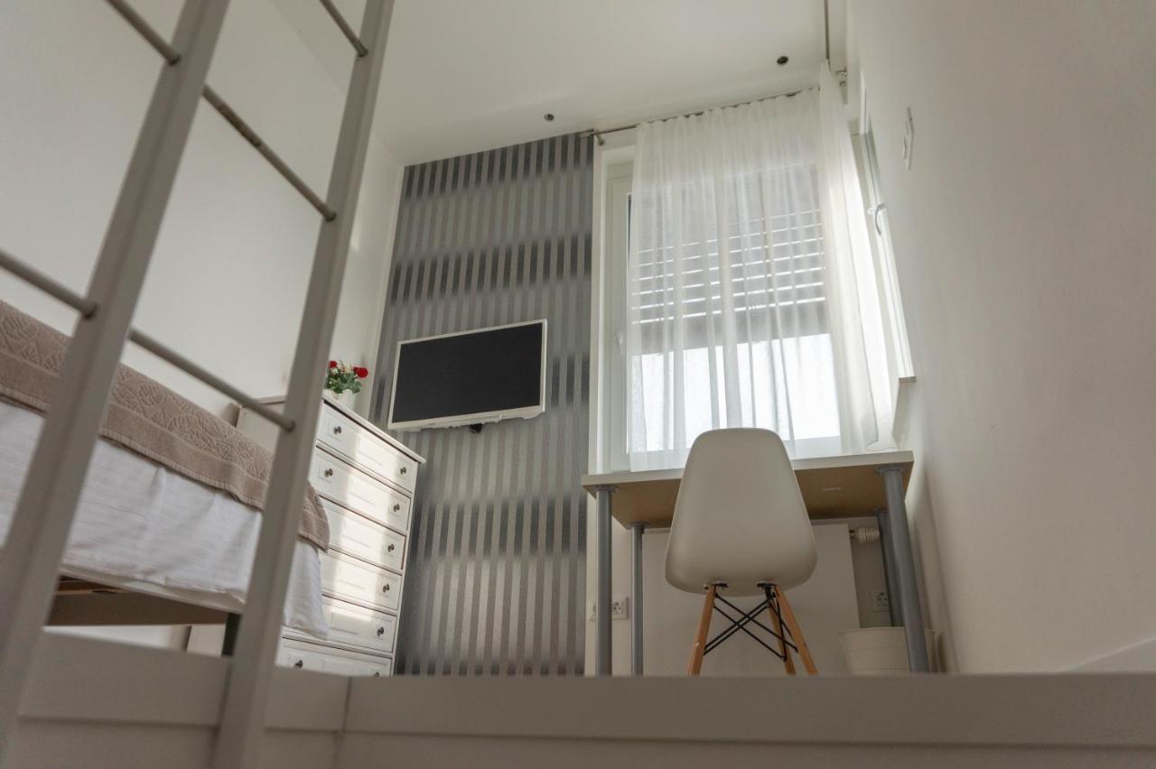 Apartment Maksimir Yard Zagreb Exterior photo